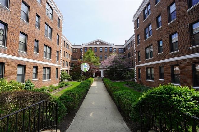 66 Queensberry St 320, Boston, MA 02215