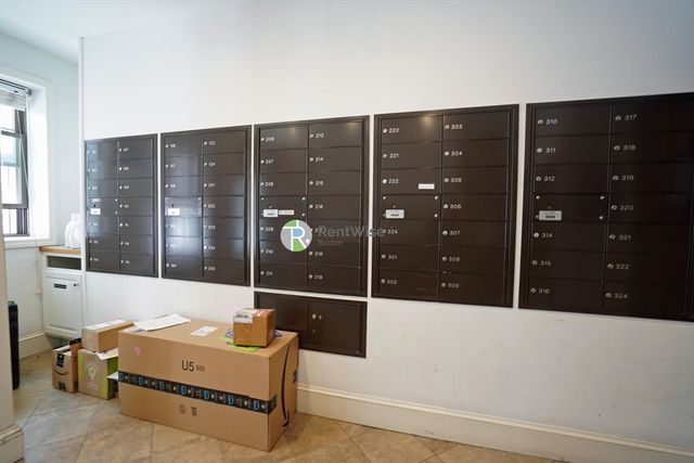 66 Queensberry St 320, Boston, MA 02215