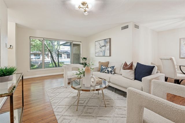 8030 Hunnicut Road, Dallas, TX 75228