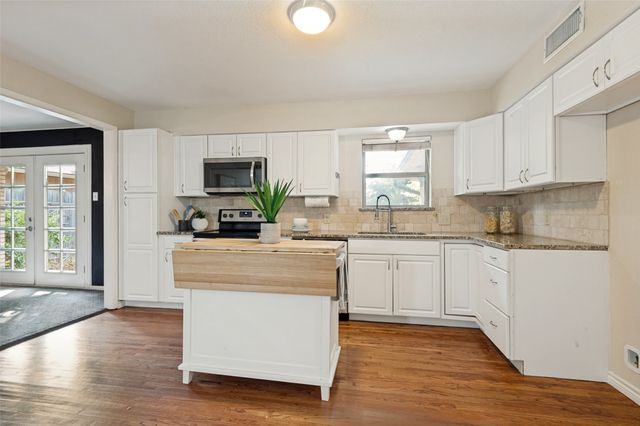 8030 Hunnicut Road, Dallas, TX 75228