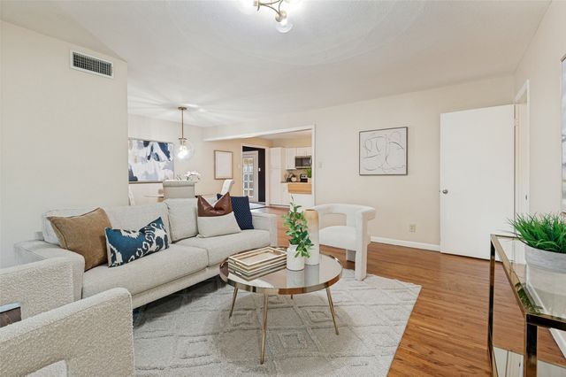 8030 Hunnicut Road, Dallas, TX 75228