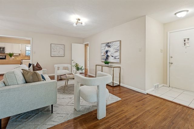 8030 Hunnicut Road, Dallas, TX 75228