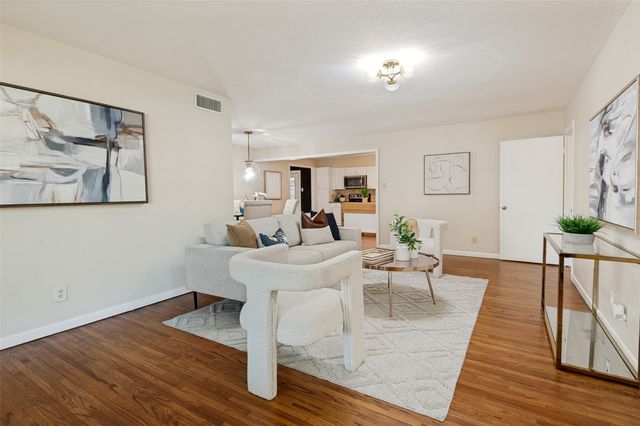 8030 Hunnicut Road, Dallas, TX 75228