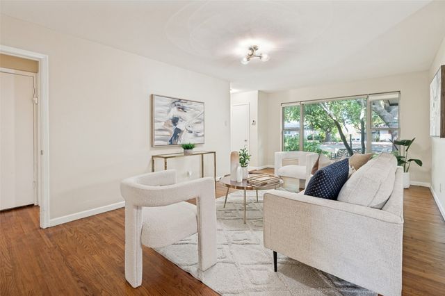 8030 Hunnicut Road, Dallas, TX 75228