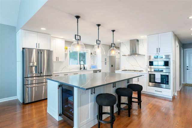 2628 E Shore Drive, Portage, MI 49002