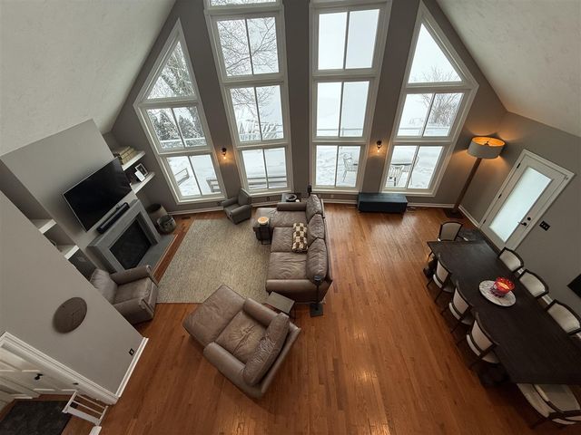 2628 E Shore Drive, Portage, MI 49002