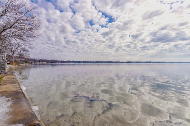 2628 E Shore Drive, Portage, MI 49002