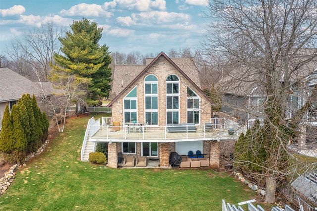 2628 E Shore Drive, Portage, MI 49002