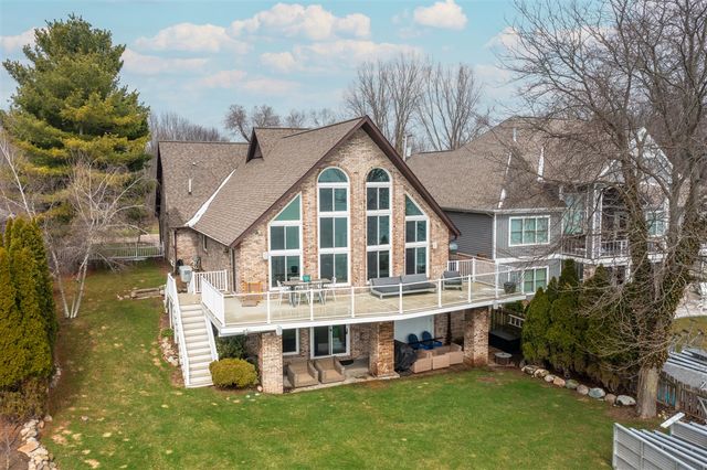 2628 E Shore Drive, Portage, MI 49002