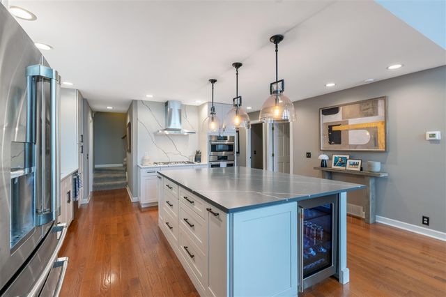 2628 E Shore Drive, Portage, MI 49002