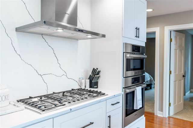 2628 E Shore Drive, Portage, MI 49002