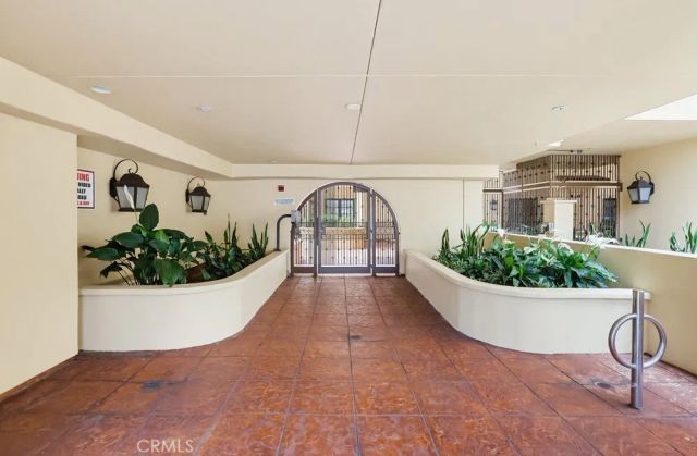 851 N San Vicente Boulevard 110, West Hollywood, CA 90069