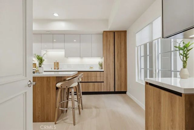851 N San Vicente Boulevard 110, West Hollywood, CA 90069