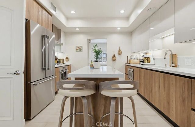 851 N San Vicente Boulevard 110, West Hollywood, CA 90069
