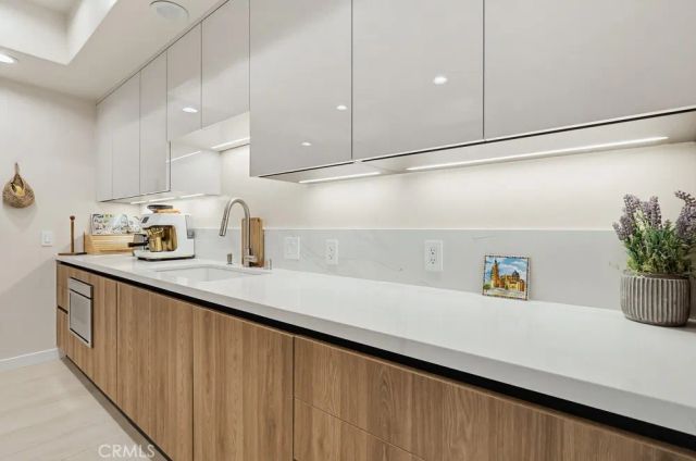 851 N San Vicente Boulevard 110, West Hollywood, CA 90069