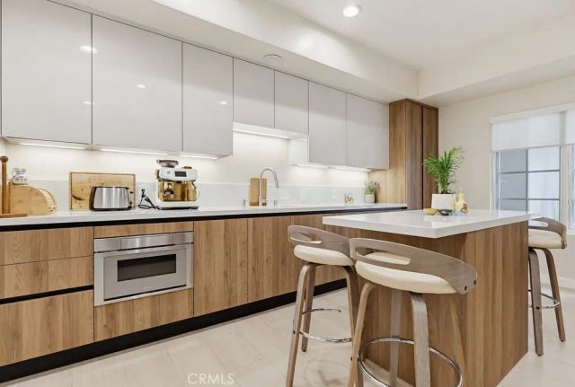 851 N San Vicente Boulevard 110, West Hollywood, CA 90069