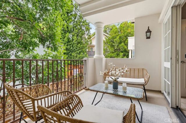 851 N San Vicente Boulevard 110, West Hollywood, CA 90069