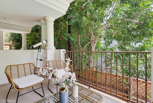 851 N San Vicente Boulevard 110, West Hollywood, CA 90069