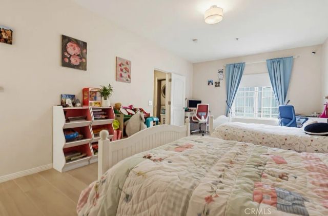 851 N San Vicente Boulevard 110, West Hollywood, CA 90069