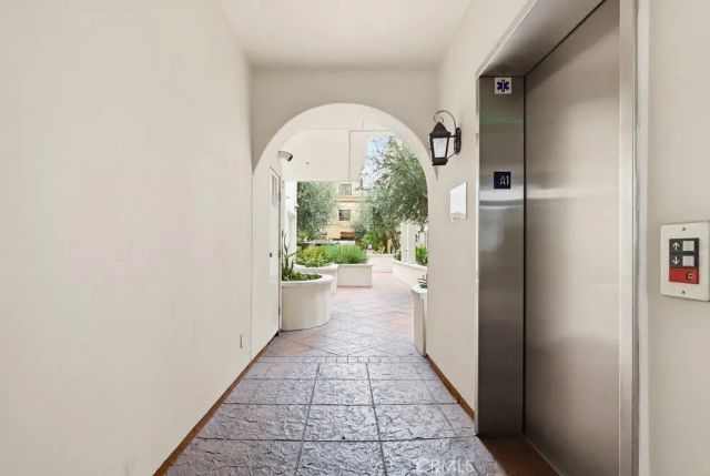 851 N San Vicente Boulevard 110, West Hollywood, CA 90069