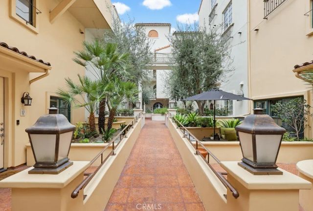 851 N San Vicente Boulevard 110, West Hollywood, CA 90069
