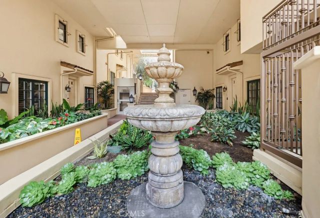 851 N San Vicente Boulevard 110, West Hollywood, CA 90069
