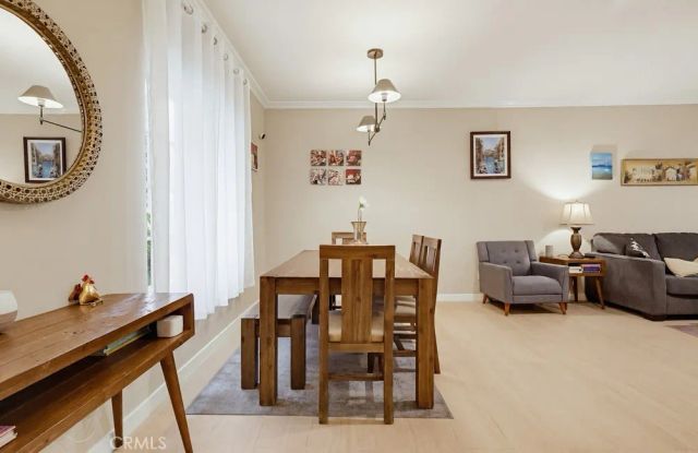 851 N San Vicente Boulevard 110, West Hollywood, CA 90069