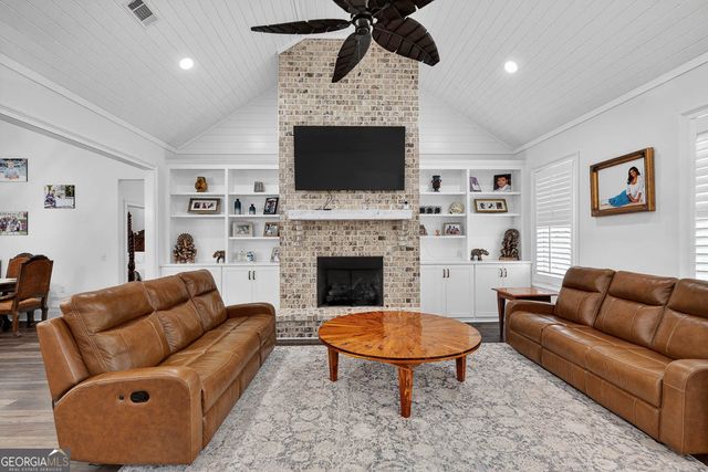 211 Sanford Drive, Waverly, GA 31565