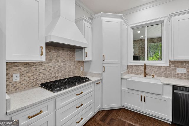211 Sanford Drive, Waverly, GA 31565