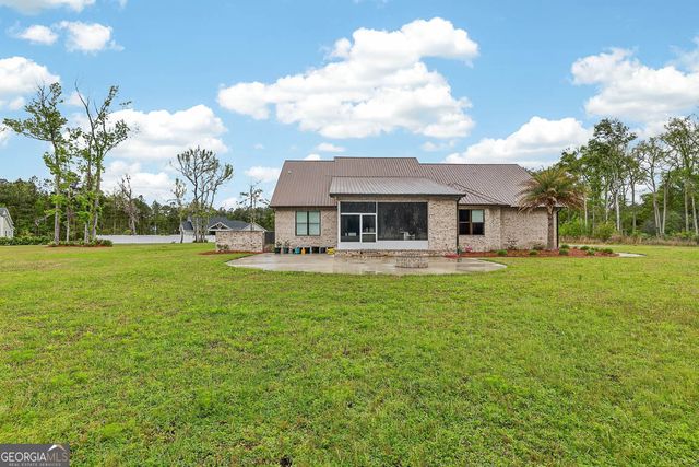 211 Sanford Drive, Waverly, GA 31565