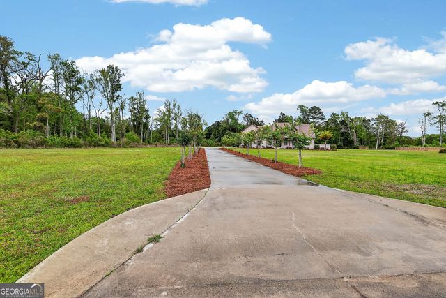 211 Sanford Drive, Waverly, GA 31565