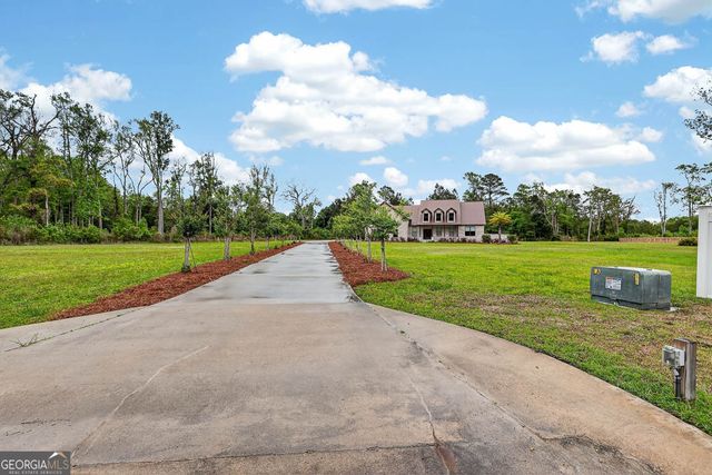 211 Sanford Drive, Waverly, GA 31565