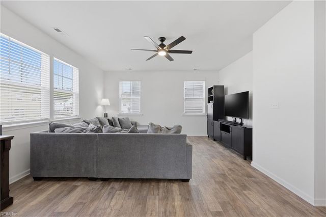 130 Meadows Landing LN, Suffolk, VA 23434