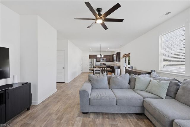 130 Meadows Landing LN, Suffolk, VA 23434