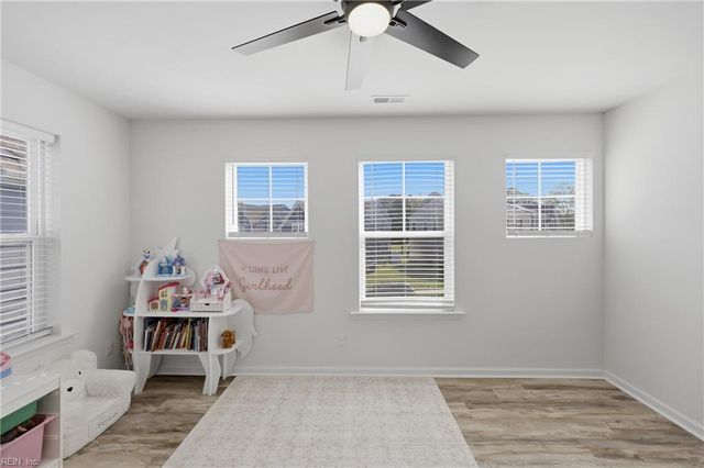 130 Meadows Landing LN, Suffolk, VA 23434