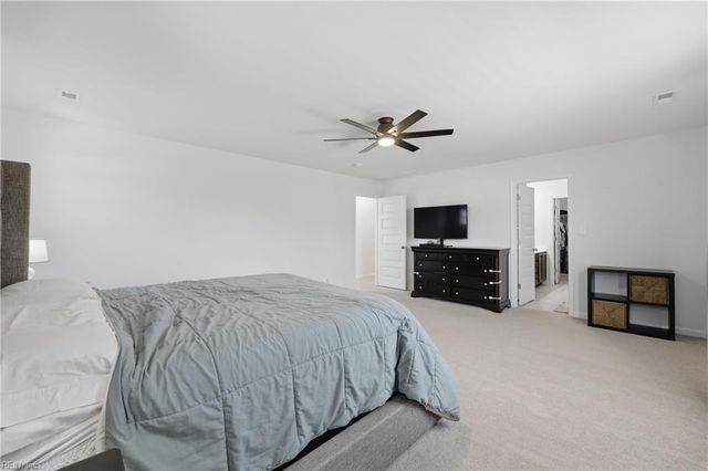 130 Meadows Landing LN, Suffolk, VA 23434