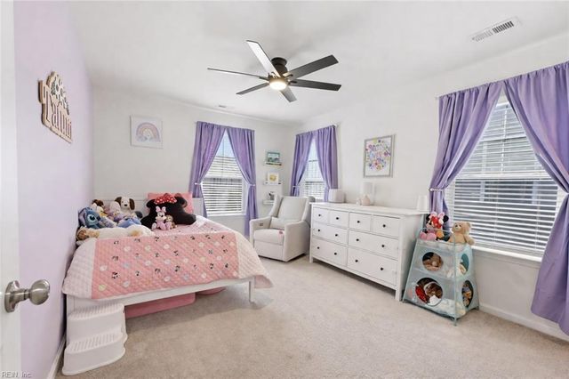 130 Meadows Landing LN, Suffolk, VA 23434