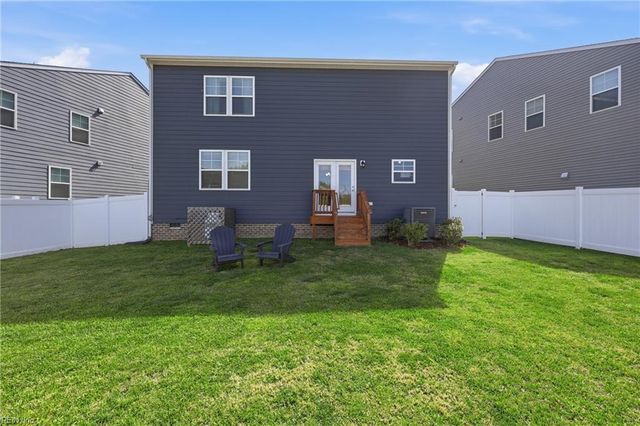 130 Meadows Landing LN, Suffolk, VA 23434