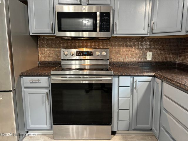 1534 Walter Ave, Louisville, KY 40215