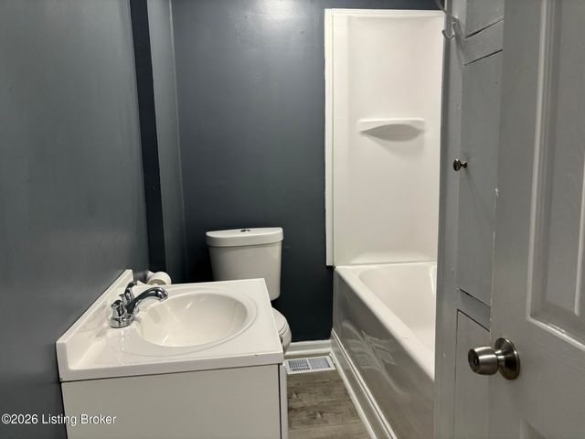 1534 Walter Ave, Louisville, KY 40215