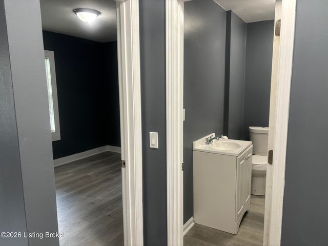 1534 Walter Ave, Louisville, KY 40215