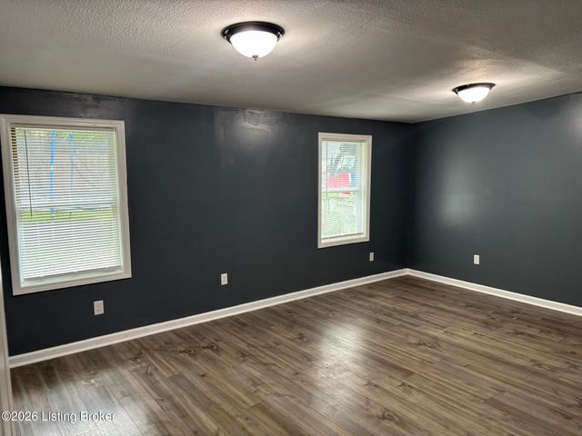 1534 Walter Ave, Louisville, KY 40215