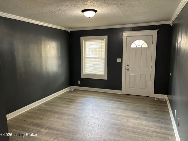 1534 Walter Ave, Louisville, KY 40215
