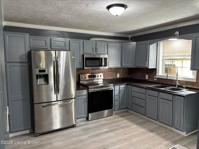 1534 Walter Ave, Louisville, KY 40215