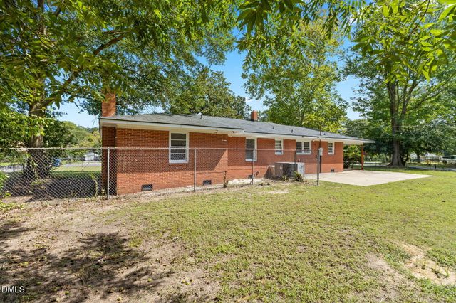 808 Hemlock Drive, Fayetteville, NC 28304