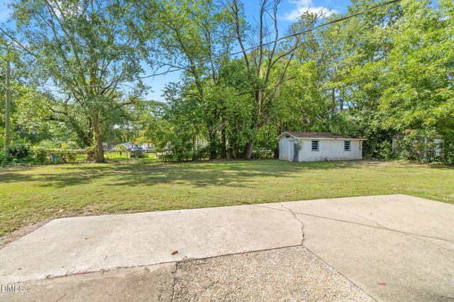 808 Hemlock Drive, Fayetteville, NC 28304