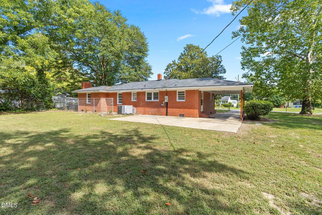 808 Hemlock Drive, Fayetteville, NC 28304