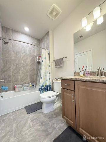 102 Dickson Court, Highland Park, NJ 08904