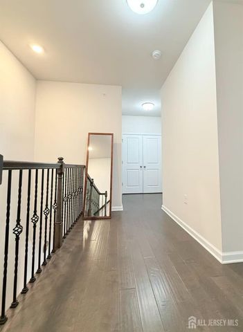 102 Dickson Court, Highland Park, NJ 08904