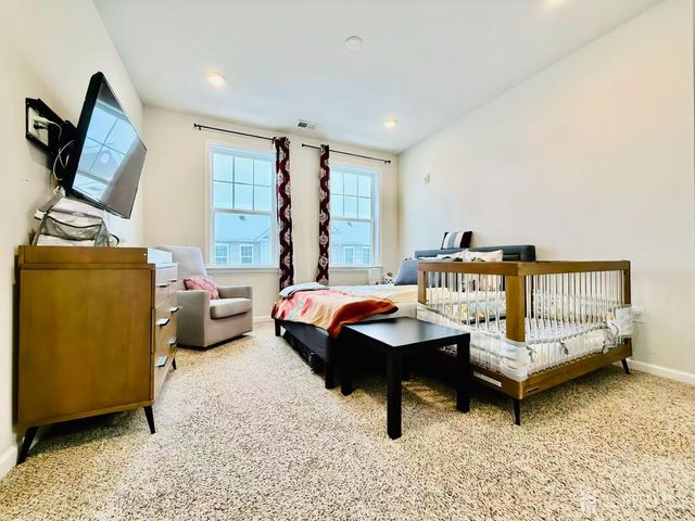 102 Dickson Court, Highland Park, NJ 08904